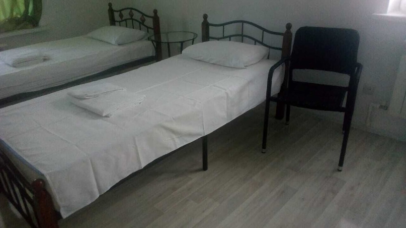 Imagen de la habitación del Hotel Day-Night. Foto 5