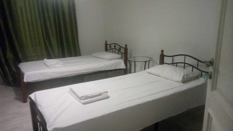 Imagen de la habitación del Hotel Day-Night. Foto 7