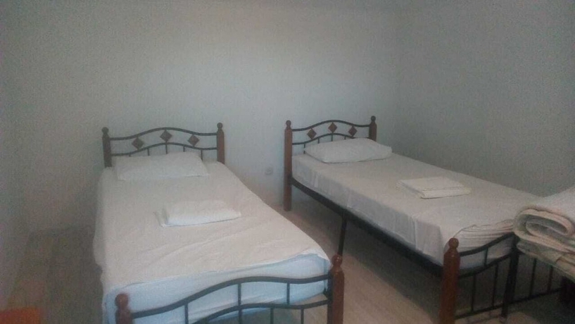 Imagen de la habitación del Hotel Day-Night. Foto 9