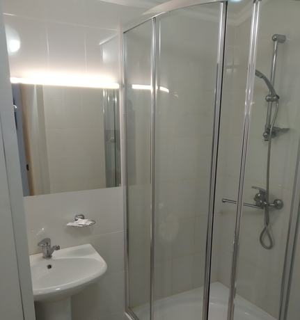 Imagen de la habitación del Hotel Day-Night. Foto 19