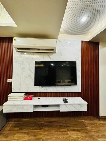 Imagen de la habitación del Hotel Dayal Regency. Foto 9