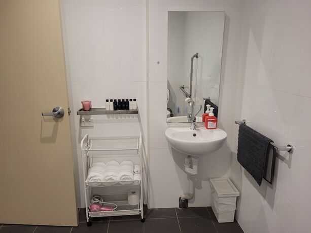 Imagen general del Hotel Dayman Apartments. Foto 5