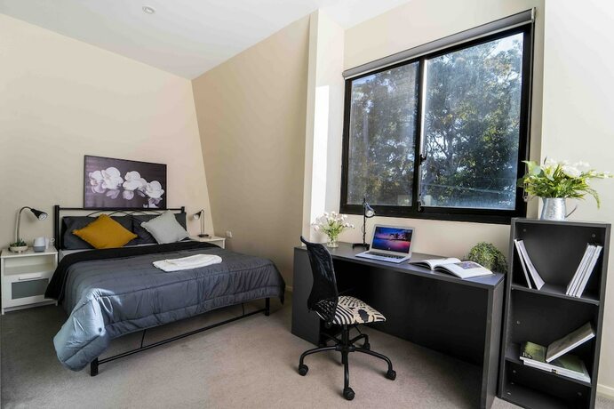 Imagen de la habitación del Hotel Dayman Apartments. Foto 20