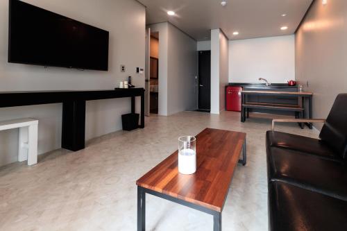 Imagen de la habitación del Hotel Daynice hotel. Foto 8