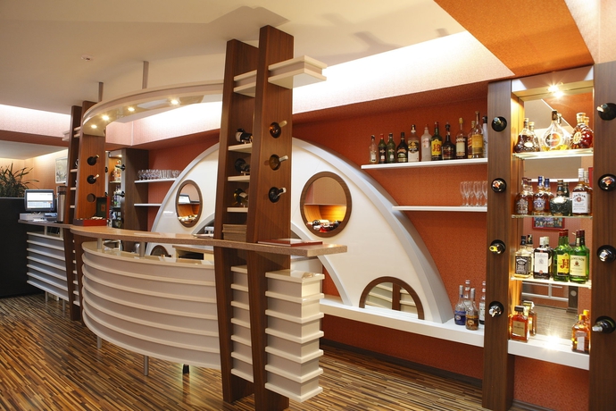 Imagen del bar/restaurante del Hotel Days By Wyndham Baku. Foto 2