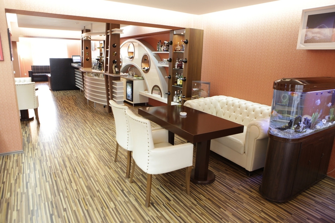 Imagen del bar/restaurante del Hotel Days By Wyndham Baku. Foto 3