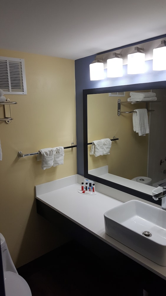Imagen de la habitación del Hotel Days By Wyndham Grand Rapids Near Downtown. Foto 5
