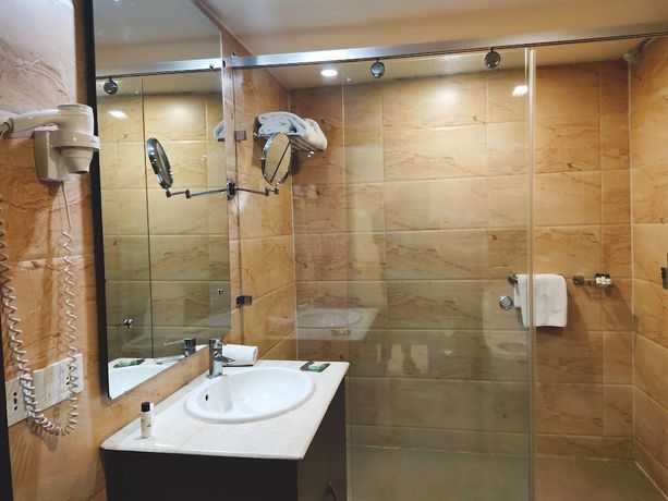 Imagen de la habitación del Hotel Days By Wyndham Jalandhar Jyoti Chowk. Foto 8