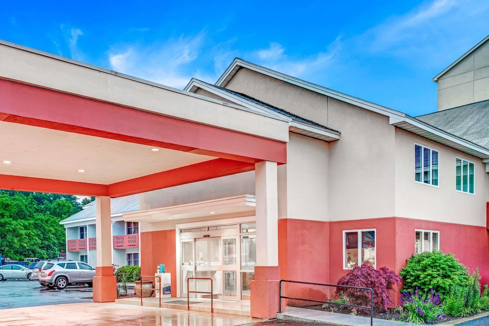 Imagen general del Hotel Days By Wyndham Methuen Ma Conference Center. Foto 2