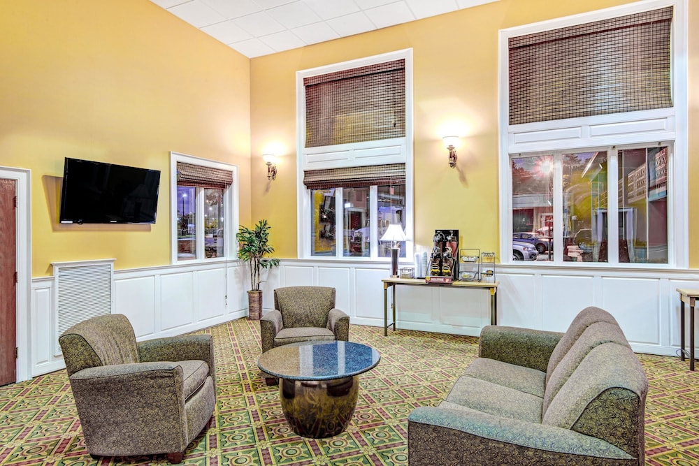 Imagen de los interiores del Hotel Days By Wyndham Methuen Ma Conference Center. Foto 10