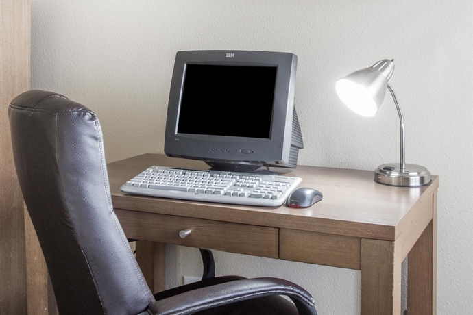 Imagen de los interiores del Hotel Days By Wyndham Peoria Glendale Area. Foto 15