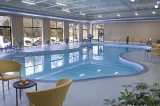 Imagen de la piscina del Hotel Days Hotel & Conference Center Toronto Don Valley. Foto 9