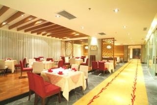 Imagen del bar/restaurante del Hotel Days Hotel & Suites. Foto 4