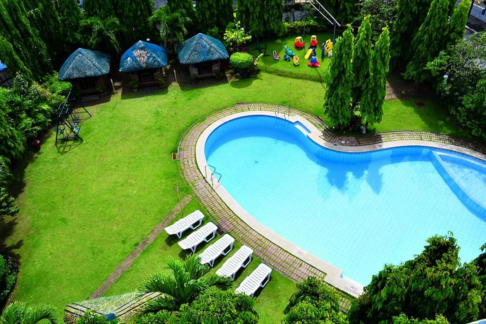 Imagen de la piscina del Hotel Days Hotel by Wyndham Batangas. Foto 13