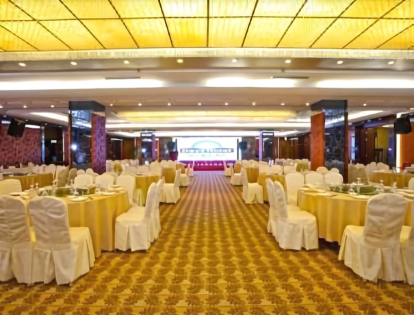Imagen del bar/restaurante del Hotel Days Hotel by Wyndham Lu'an Taiyuan. Foto 5