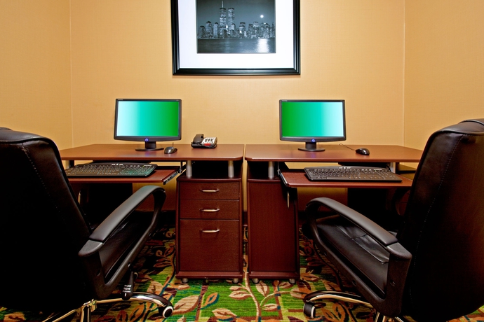 Imagen de los interiores del Hotel Days Hotel by Wyndham North Bergen /NYC Area. Foto 12