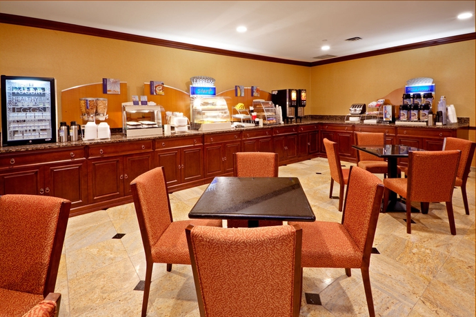 Imagen del bar/restaurante del Hotel Days Hotel by Wyndham North Bergen /NYC Area. Foto 3
