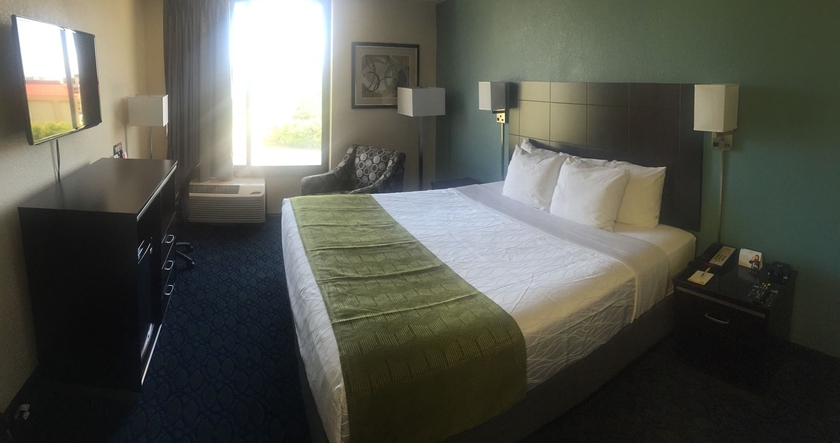 Imagen de la habitación del Hotel Days Hotel by Wyndham Oakland Airport-Coliseum. Foto 3