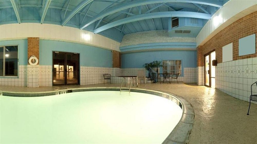 Imagen de la piscina del Hotel Days Hotel by Wyndham Williamsburg I-64. Foto 14