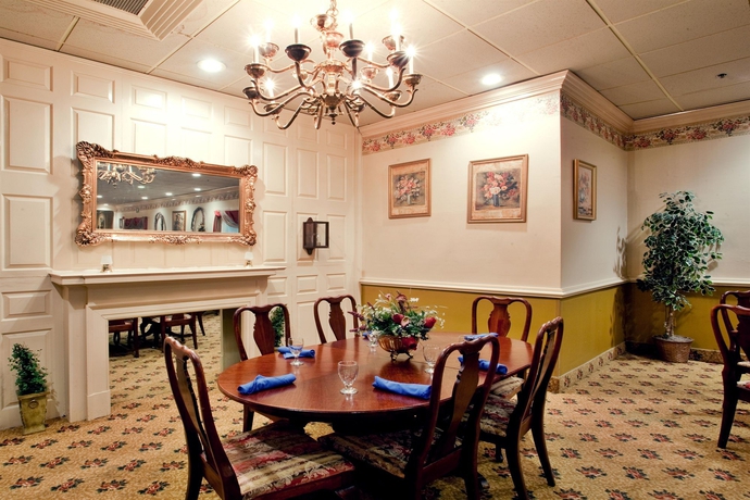 Imagen del bar/restaurante del Hotel Days Hotel by Wyndham Williamsburg I-64. Foto 3