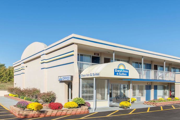 Imagen general del Hotel Days Inn And Suites By Wyndham Dayton North. Foto 2