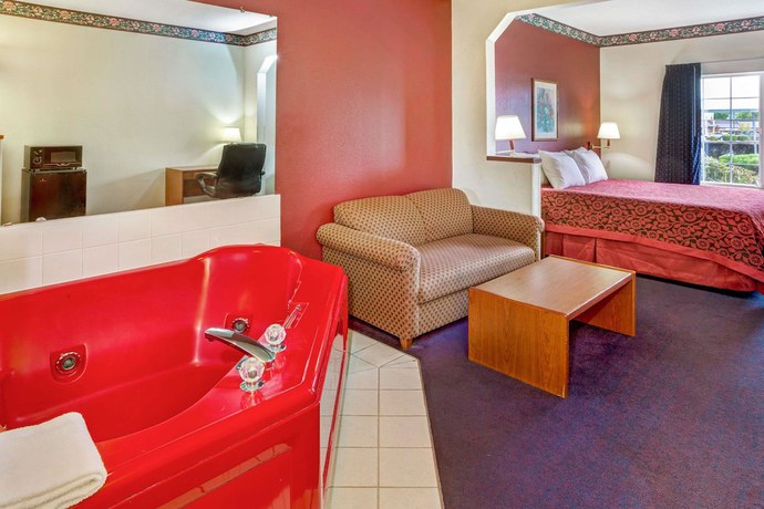 Imagen de la habitación del Hotel Days Inn And Suites By Wyndham Gresham. Foto 12