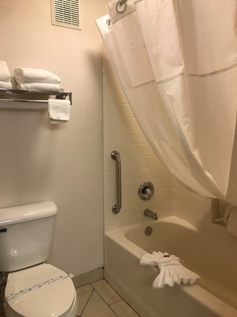 Imagen de la habitación del Hotel Days Inn And Suites By Wyndham Gresham. Foto 14