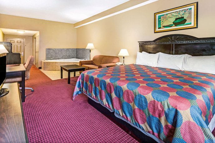 Imagen de la habitación del Hotel Days Inn And Suites By Wyndham Jeffersonville In. Foto 3
