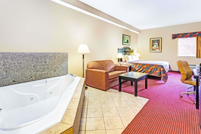 Imagen de la habitación del Hotel Days Inn And Suites By Wyndham Jeffersonville In. Foto 7