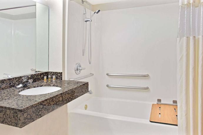 Imagen de la habitación del Hotel Days Inn And Suites By Wyndham Laurel Near Fort Meade. Foto 10