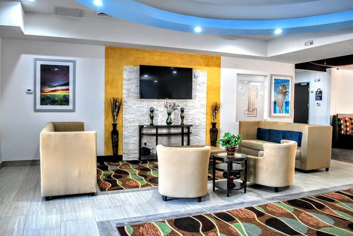 Imagen de los interiores del Hotel Days Inn And Suites By Wyndham Lubbock Medical Center. Foto 15