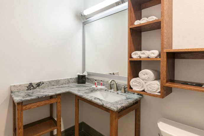 Imagen de la habitación del Hotel Days Inn And Suites By Wyndham Lubbock Medical Center. Foto 7
