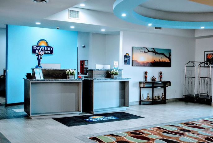Imagen de los interiores del Hotel Days Inn And Suites By Wyndham Lubbock Medical Center. Foto 20