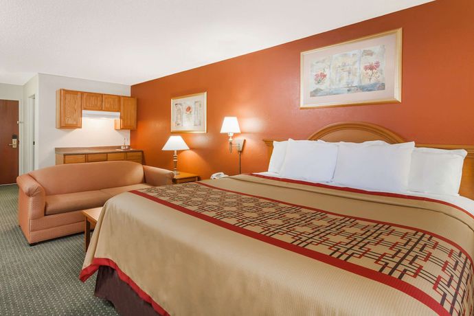 Imagen de la habitación del Hotel Days Inn And Suites By Wyndham New Iberia. Foto 7