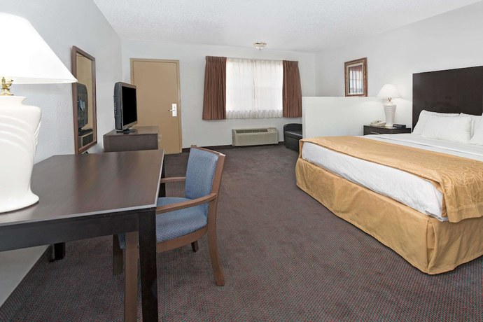 Imagen de la habitación del Hotel Days Inn And Suites By Wyndham Santa Rosa. Foto 7