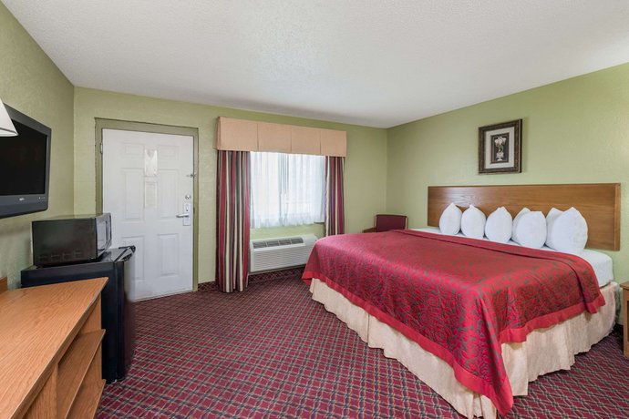Imagen de la habitación del Hotel Days Inn And Suites By Wyndham Springfield On I-44. Foto 15
