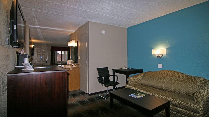 Imagen de la habitación del Hotel Days Inn And Suites By Wyndham Springfield On I-44. Foto 17