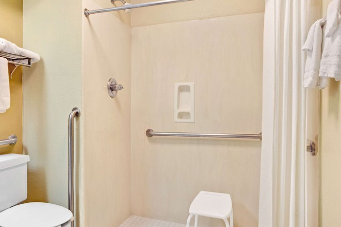 Imagen de la habitación del Hotel Days Inn And Suites By Wyndham Stockbridge South Atlanta. Foto 5