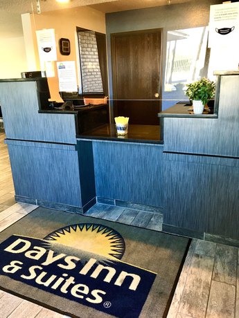 Imagen de los interiores del Hotel Days Inn And Suites By Wyndham Traverse City. Foto 16