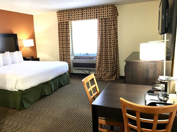 Imagen de la habitación del Hotel Days Inn And Suites By Wyndham Traverse City. Foto 5