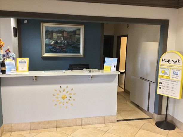 Imagen de los interiores del Hotel Days Inn And Suites By Wyndham Webster Nasa-clearlake-houston. Foto 14