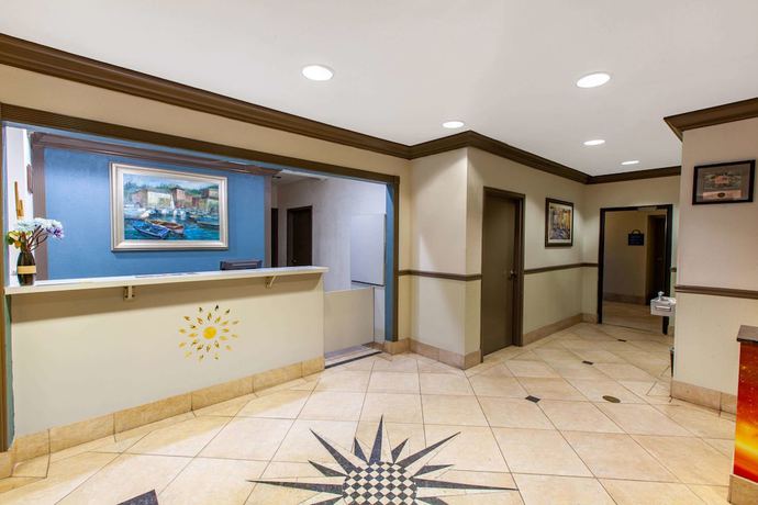 Imagen de los interiores del Hotel Days Inn And Suites By Wyndham Webster Nasa-clearlake-houston. Foto 19
