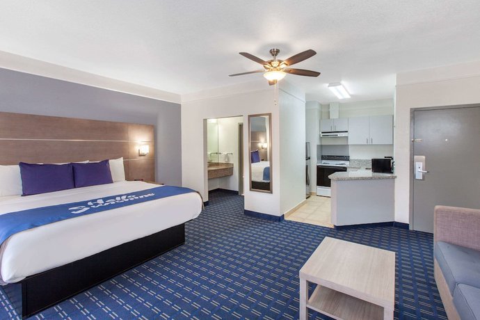 Imagen de la habitación del Hotel Days Inn And Suites By Wyndham Webster Nasa-clearlake-houston. Foto 6