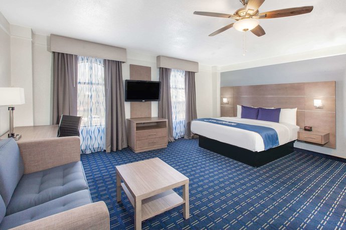 Imagen de la habitación del Hotel Days Inn And Suites By Wyndham Webster Nasa-clearlake-houston. Foto 7