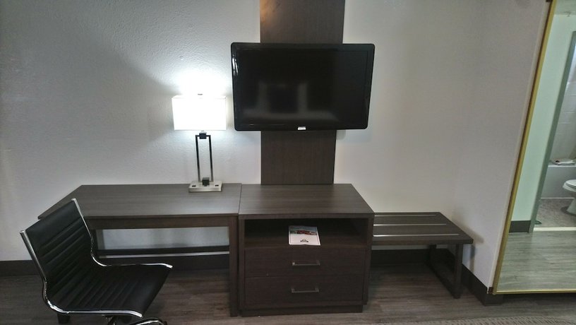 Imagen de la habitación del Hotel Days Inn And Suites By Wyndham Webster Nasa-clearlake-houston. Foto 11