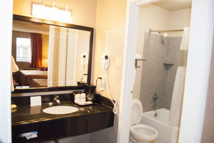 Imagen de la habitación del Hotel Days Inn And Suites Lancaster. Foto 13