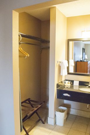 Imagen de la habitación del Hotel Days Inn And Suites Lancaster. Foto 14