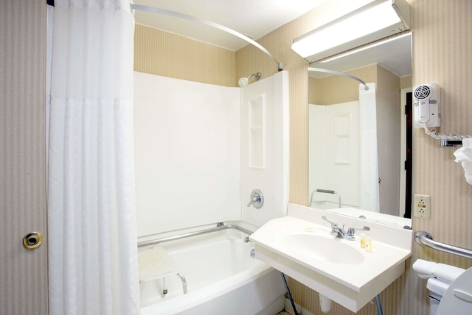 Imagen de la habitación del Hotel Days Inn And Suites Northwest Indianapolis. Foto 11