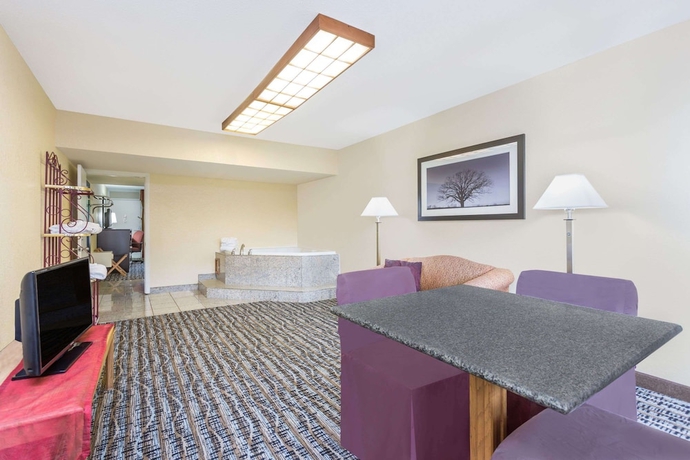 Imagen de la habitación del Hotel Days Inn Asheville. Foto 14