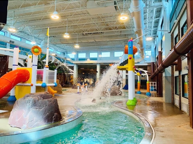Imagen de la piscina del Hotel Days Inn Brookings. Foto 16